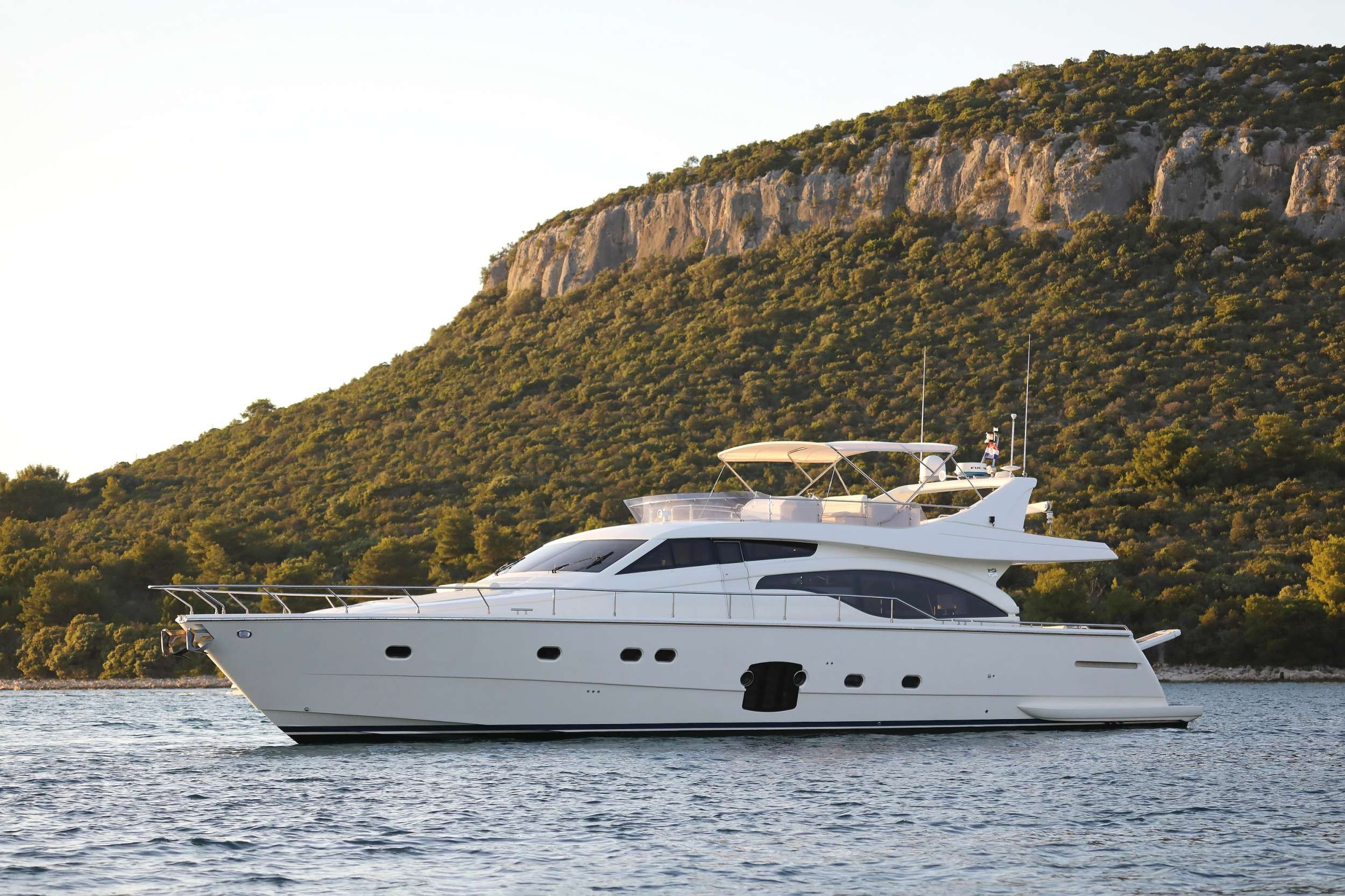 Motor yacht DOMINIQUE.jpg