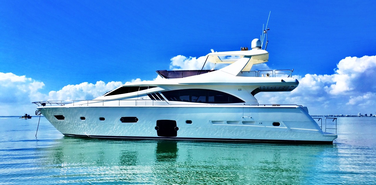 Motor yacht DR NO..jpg