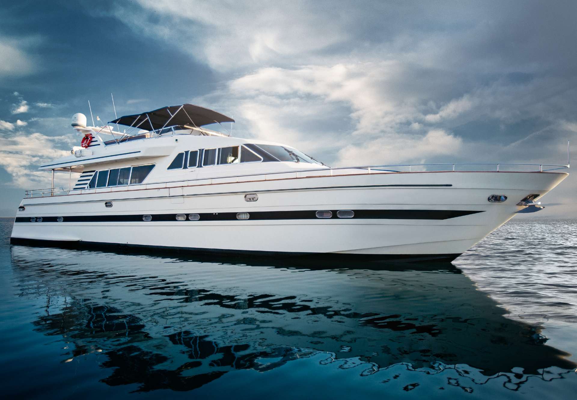 Motor yacht DREAM.jpg
