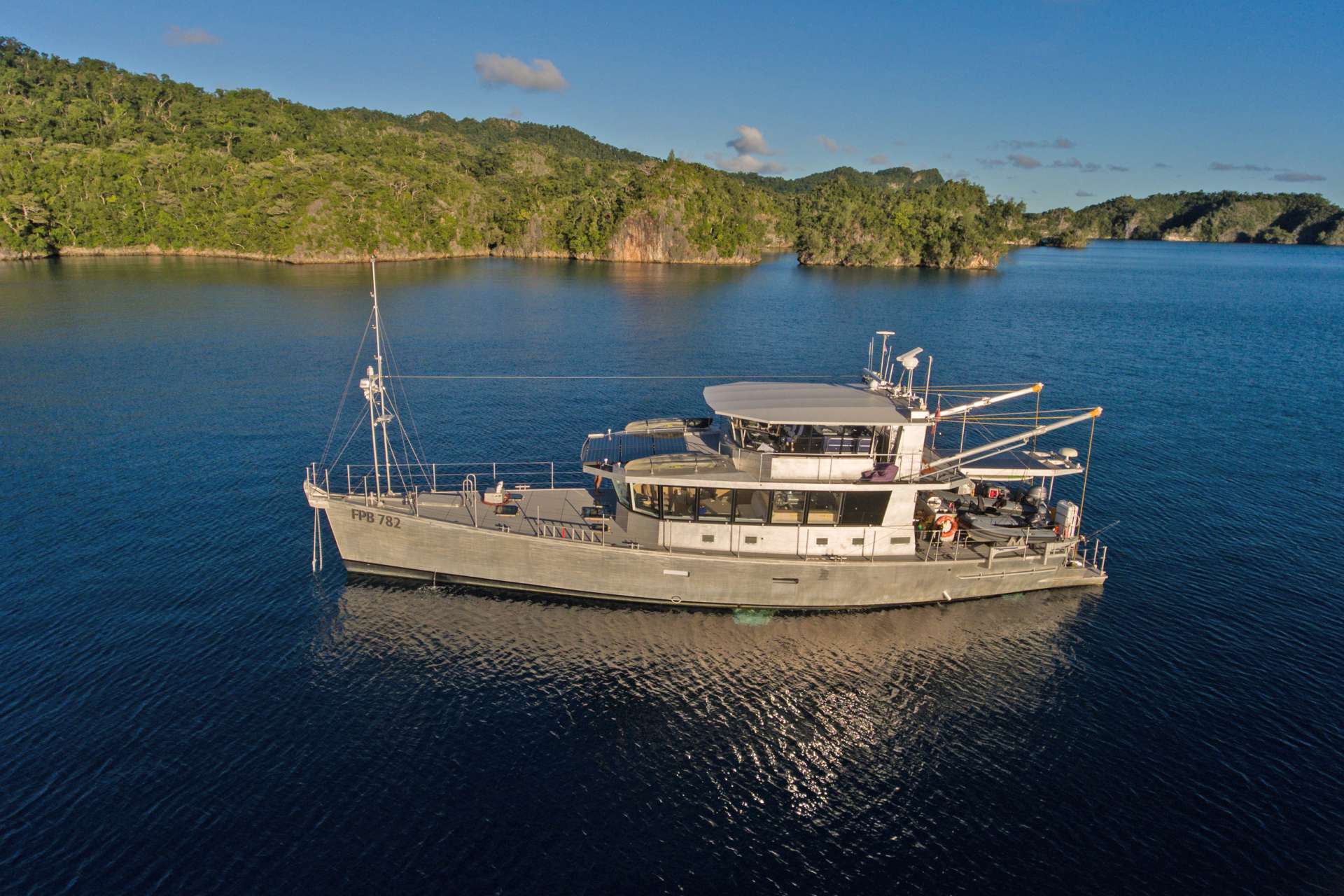 Motor yacht GREY WOLF .jpg