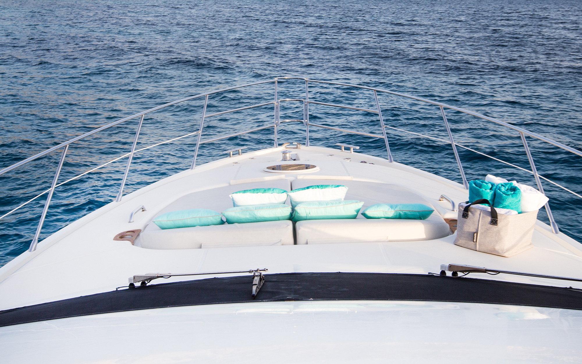 Motor yacht JOMARA by Azimut - Foredeck view forward.jpg