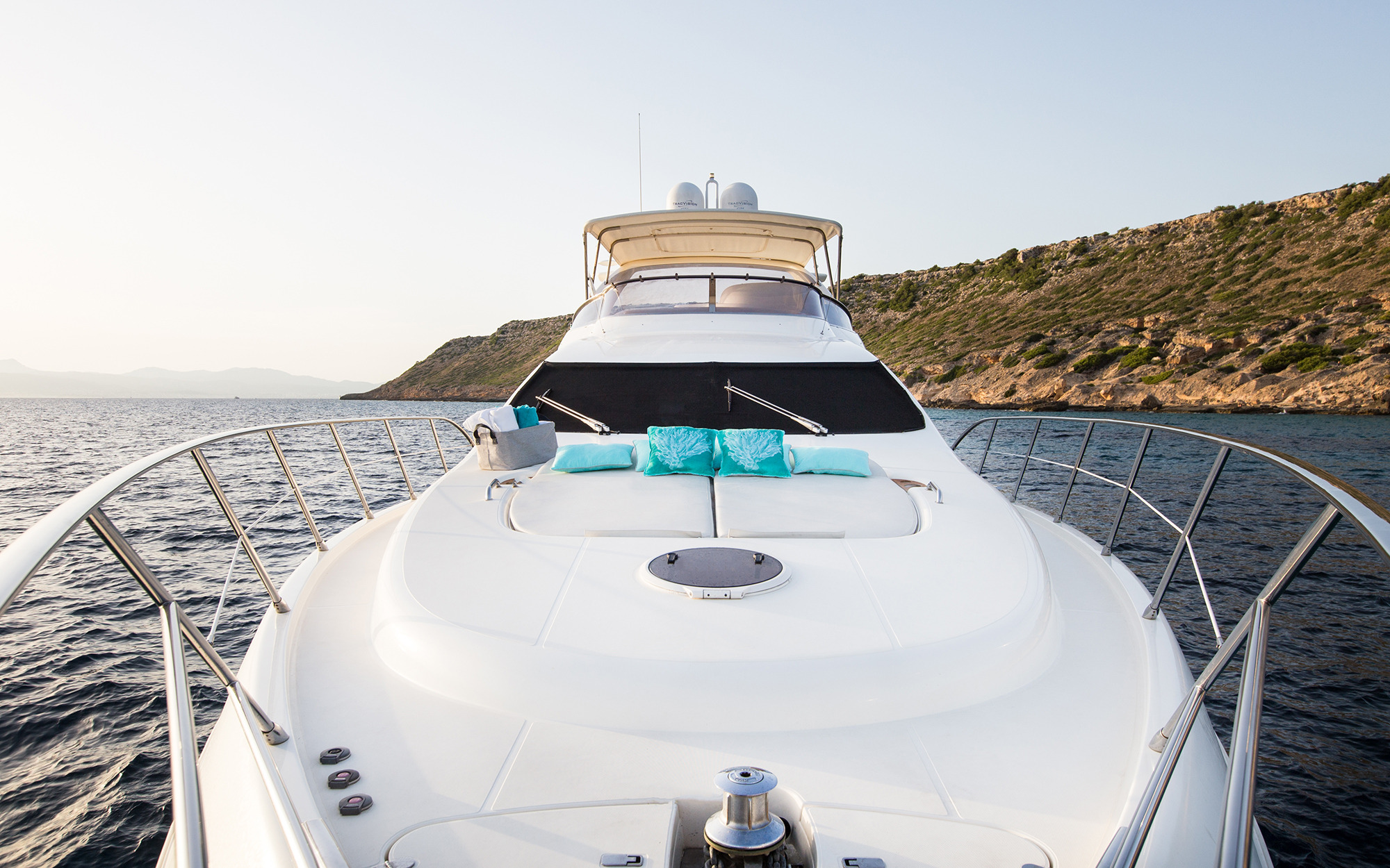 Motor yacht JOMARA by Azimut - Foredeck with sunpads.jpg