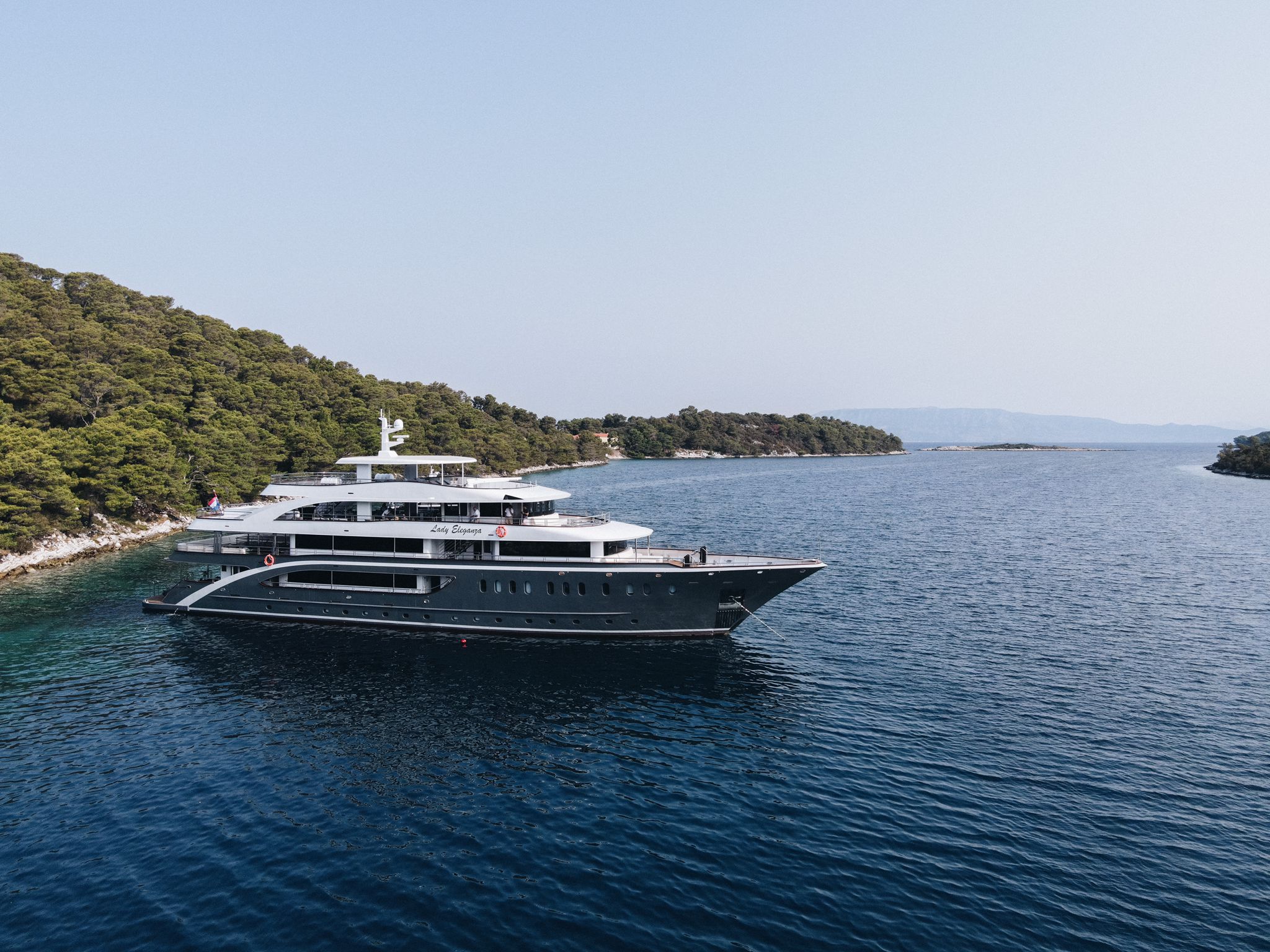 Motor yacht LADY ELEGANZA.jpg