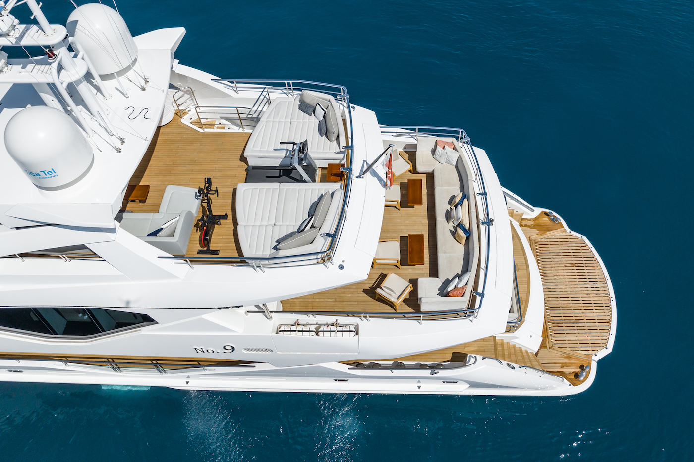 Motor yacht NO.9.jpg