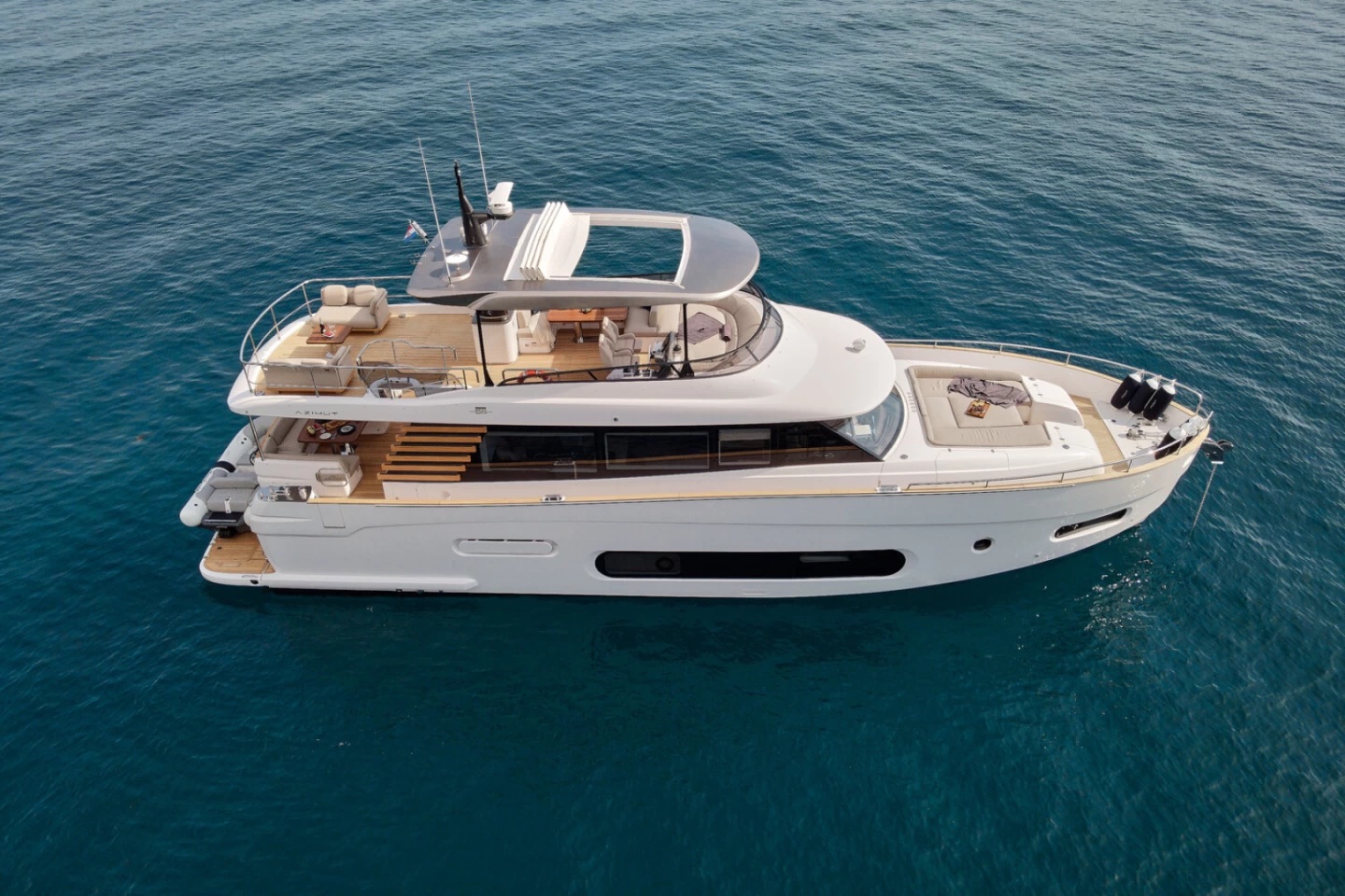 Motor yacht PRINCESS M.jpg