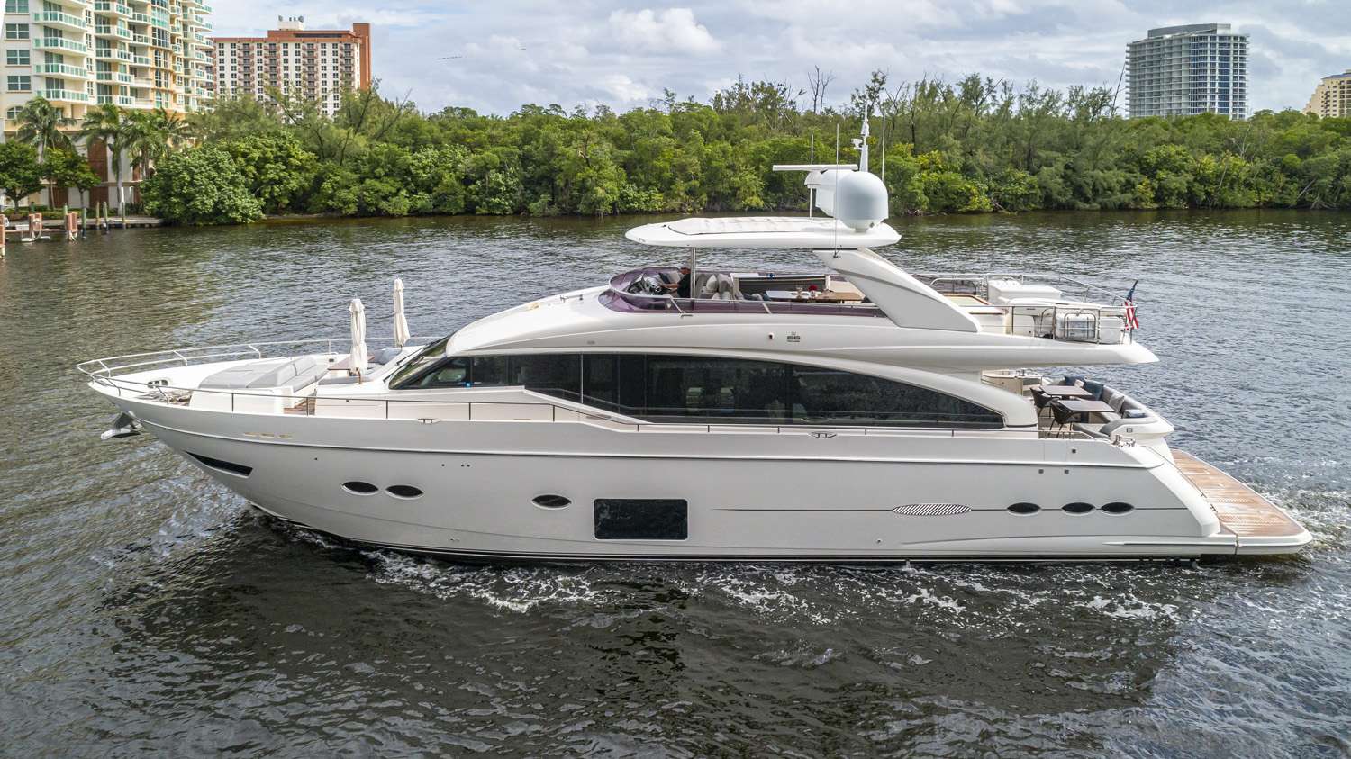 Motor yacht PRONTO.jpg