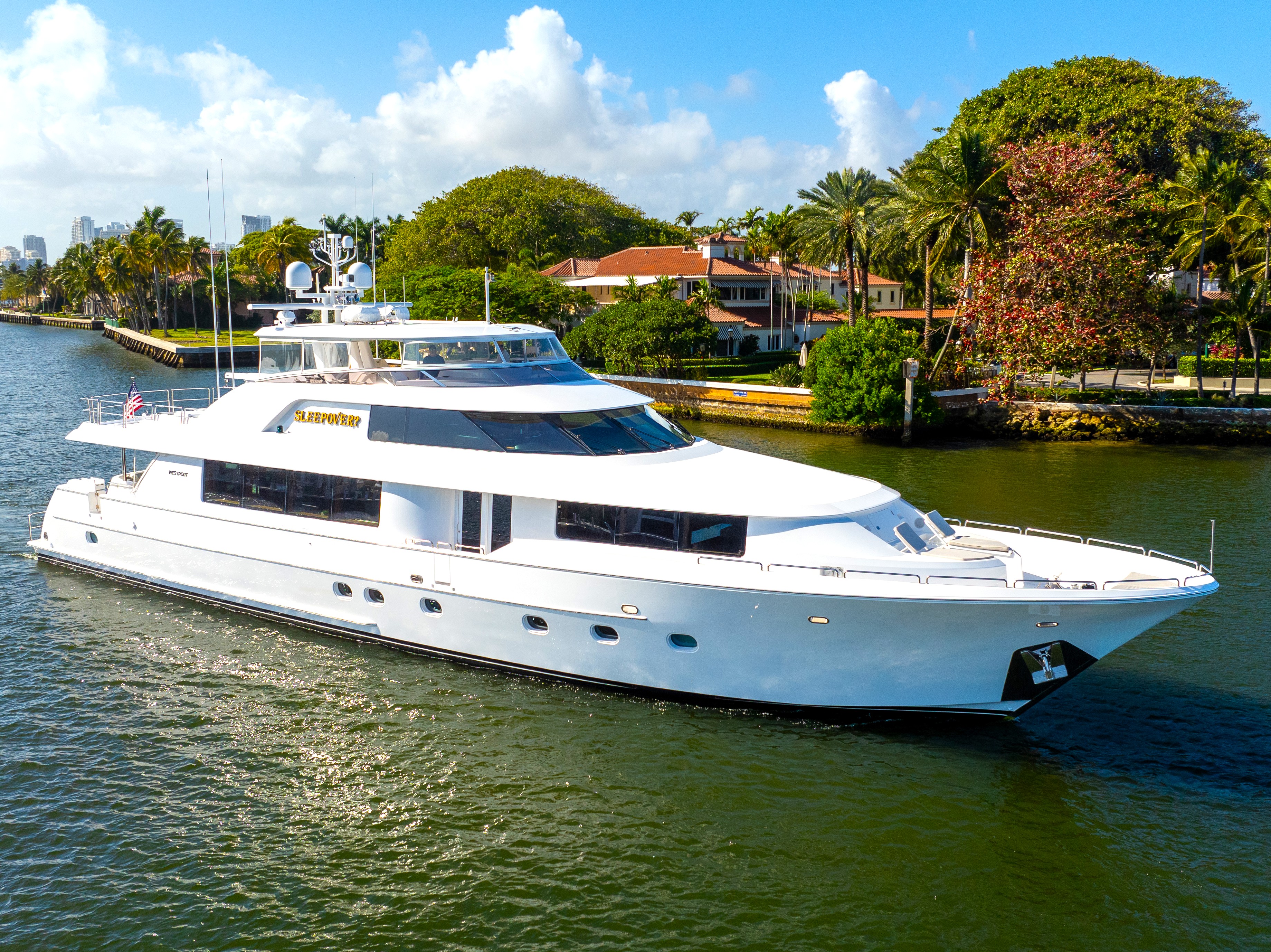 Motor yacht SLEEPOVER .jpg