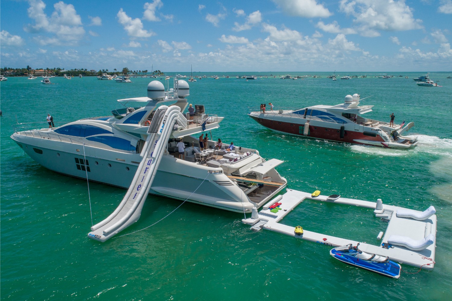 Motor yacht Scarlet .jpg