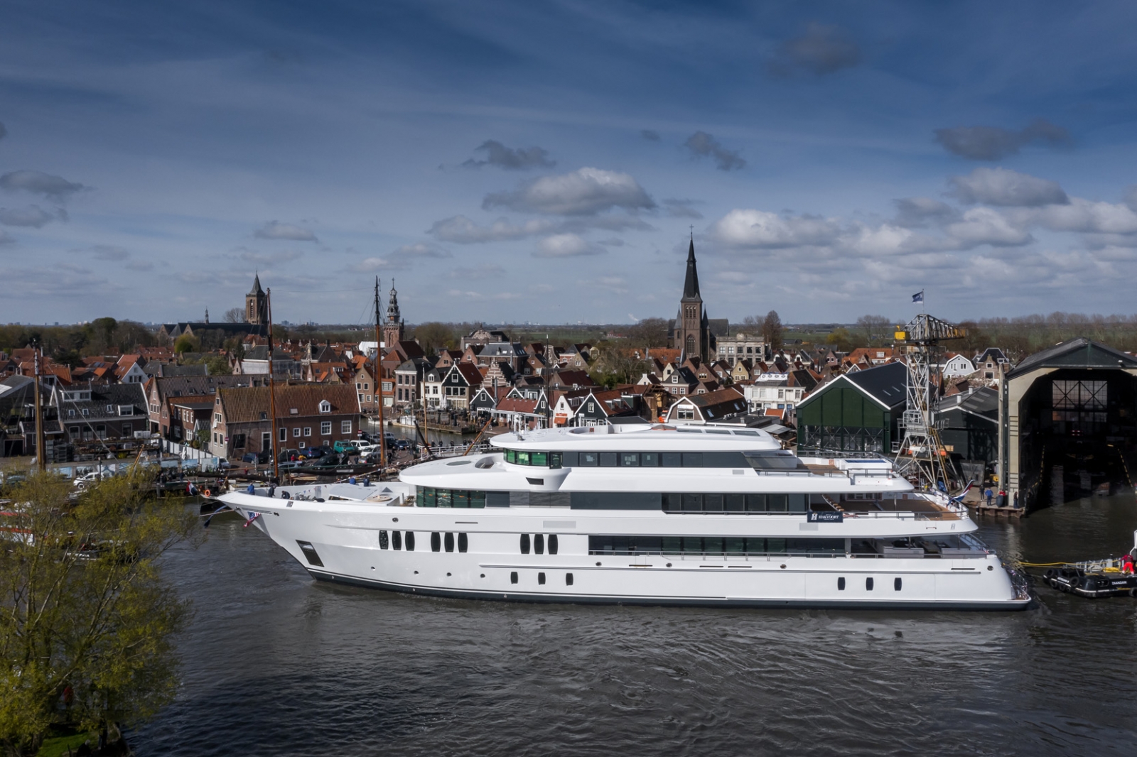 Motor yacht TOP FIVE II at Hakvoort.jpg