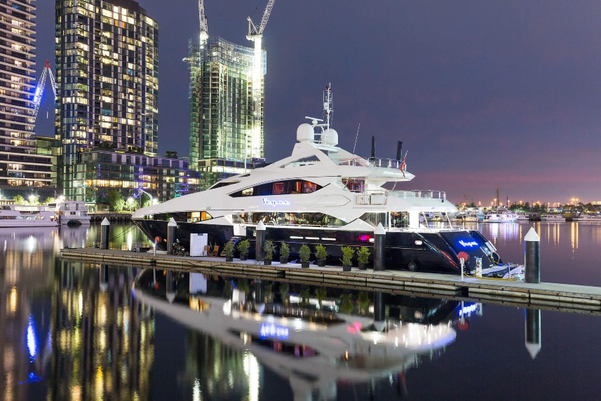 Motor yacht VEGAS in the evening .jpg
