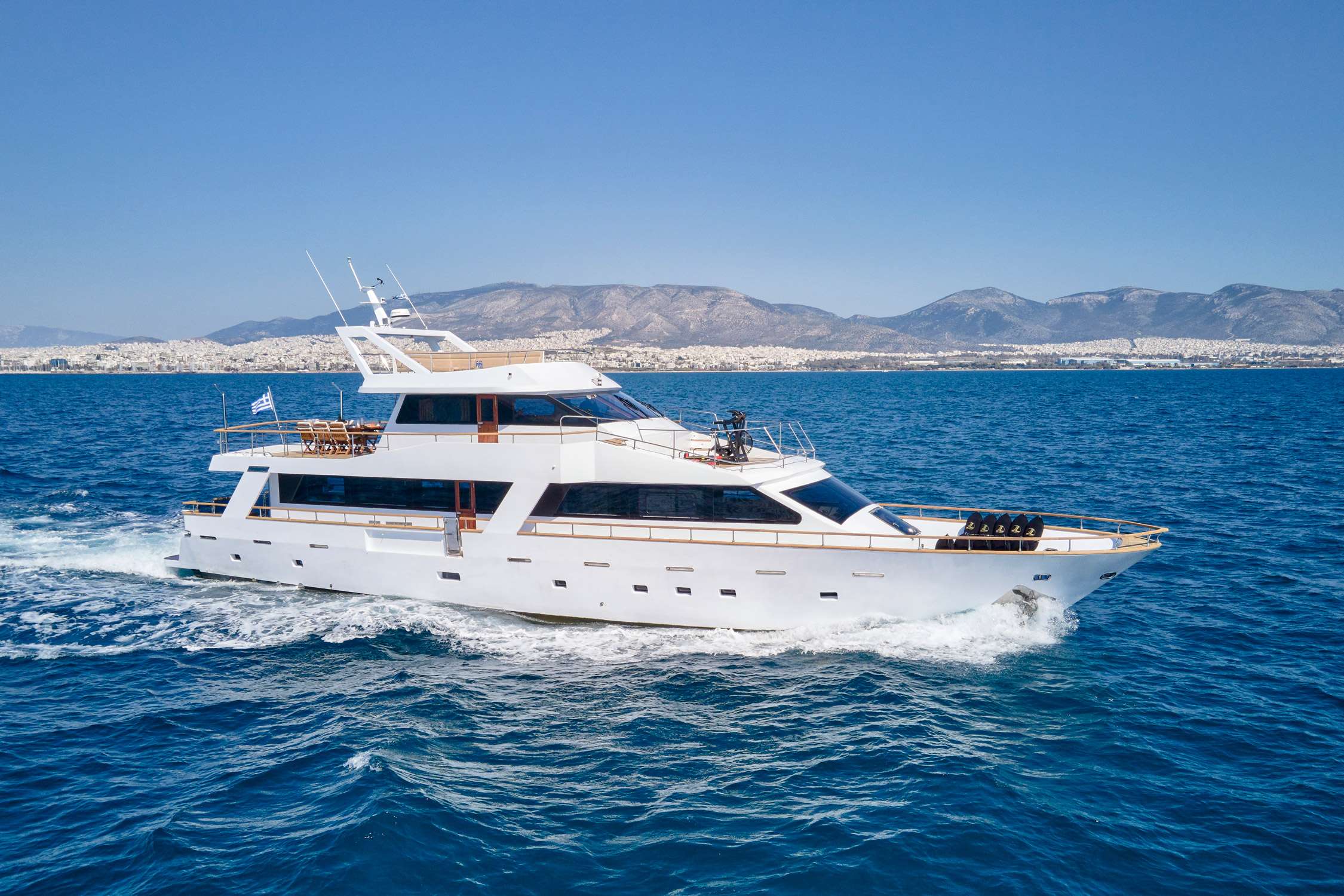 Motor yacht WIDE LIBERTY.jpg