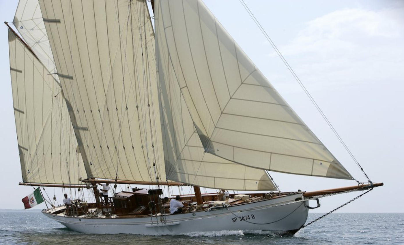 Motoryacht JAVELIN.png