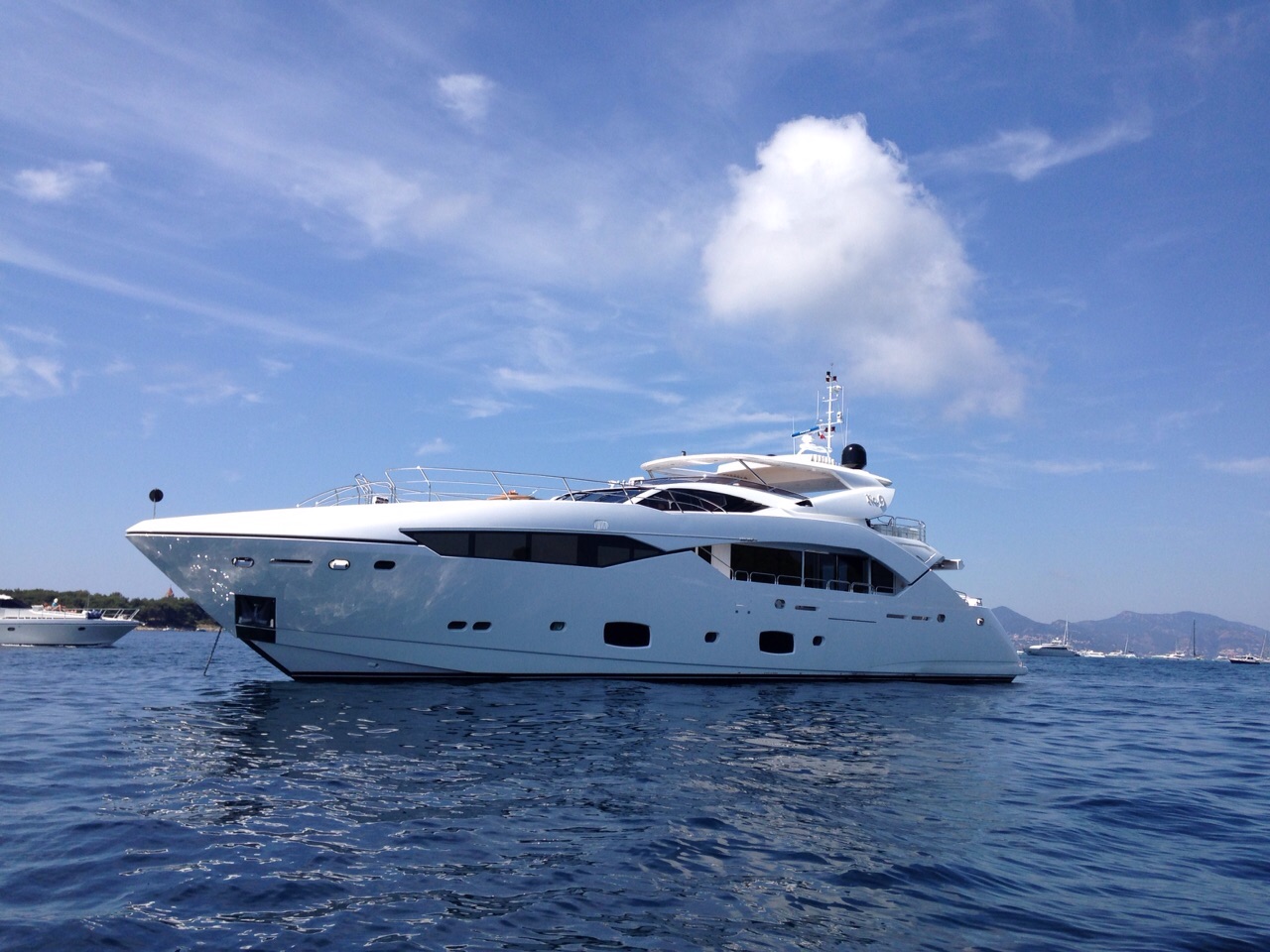 N.9 OF LONDON superyacht.jpg