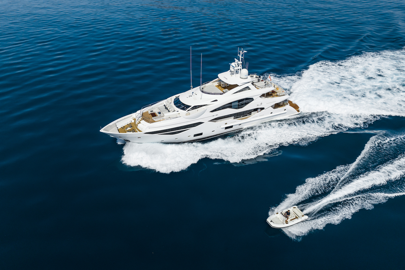 No.9 yacht .jpg