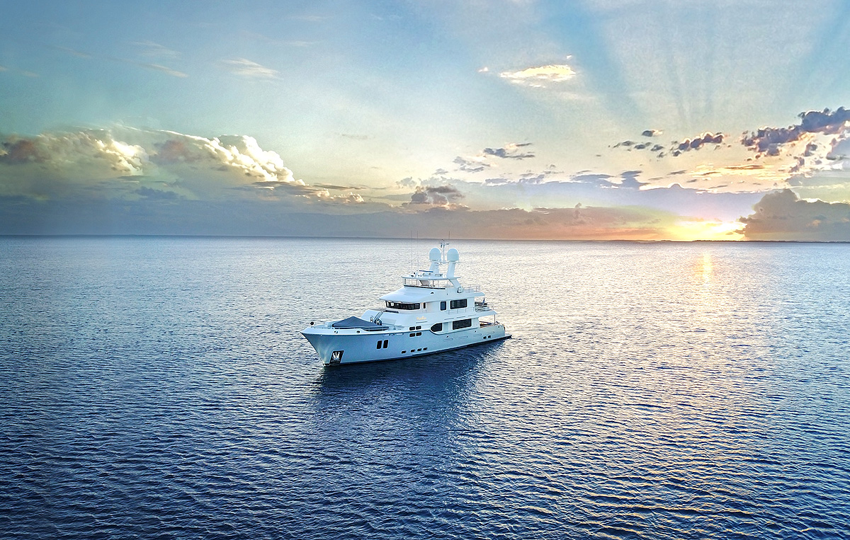 Nordhavn yacht VIVIERAE II.jpg