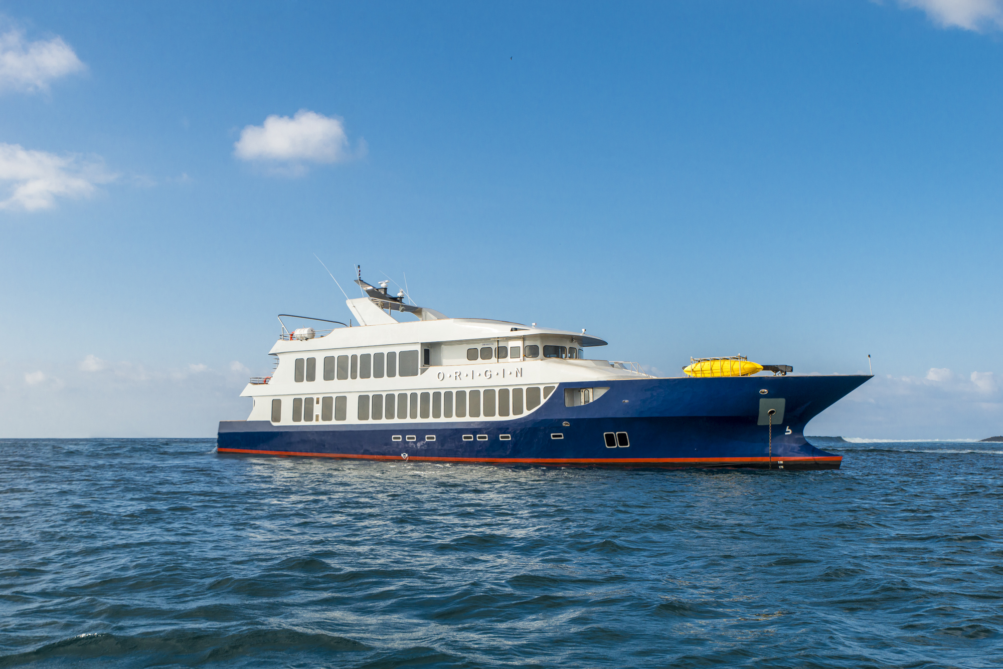 ORIGIN yacht.jpg
