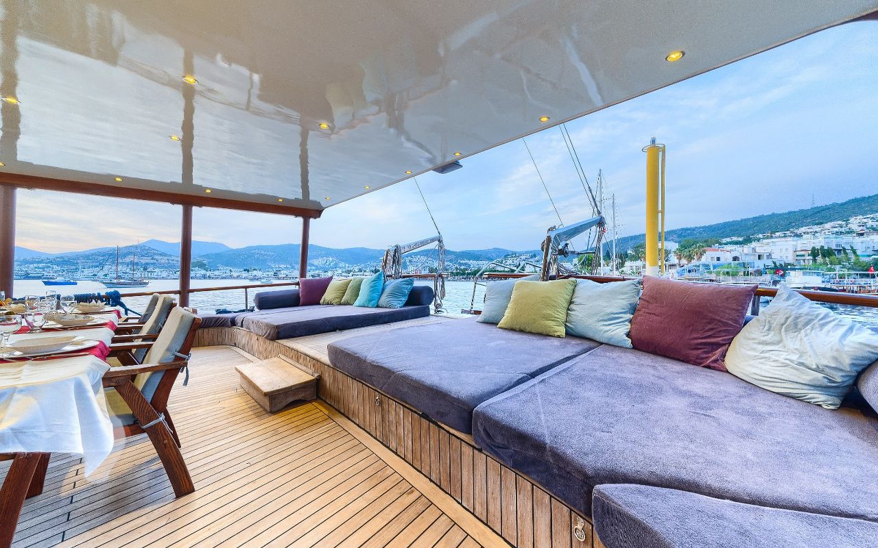 On deck area 1.jpg