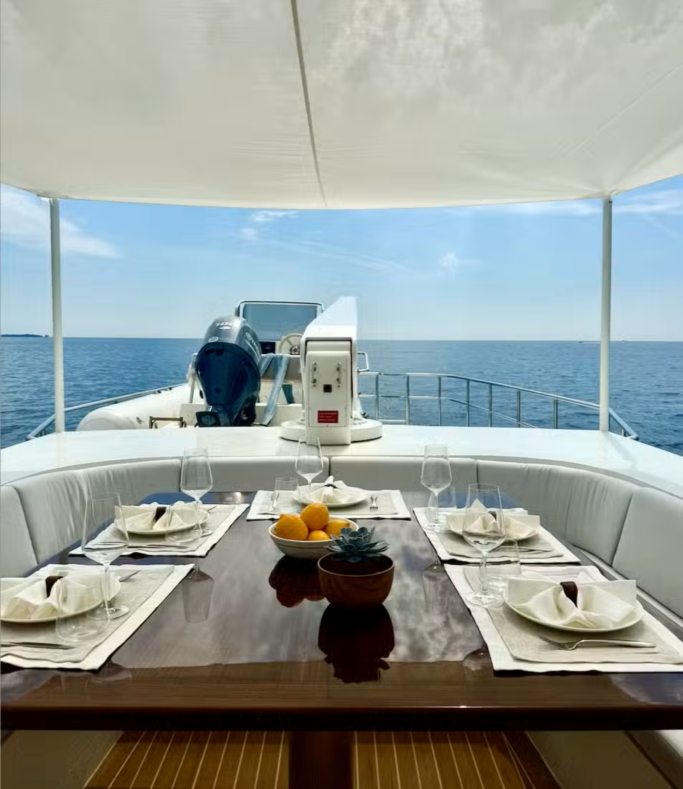 Open dining Area sea views.jpg