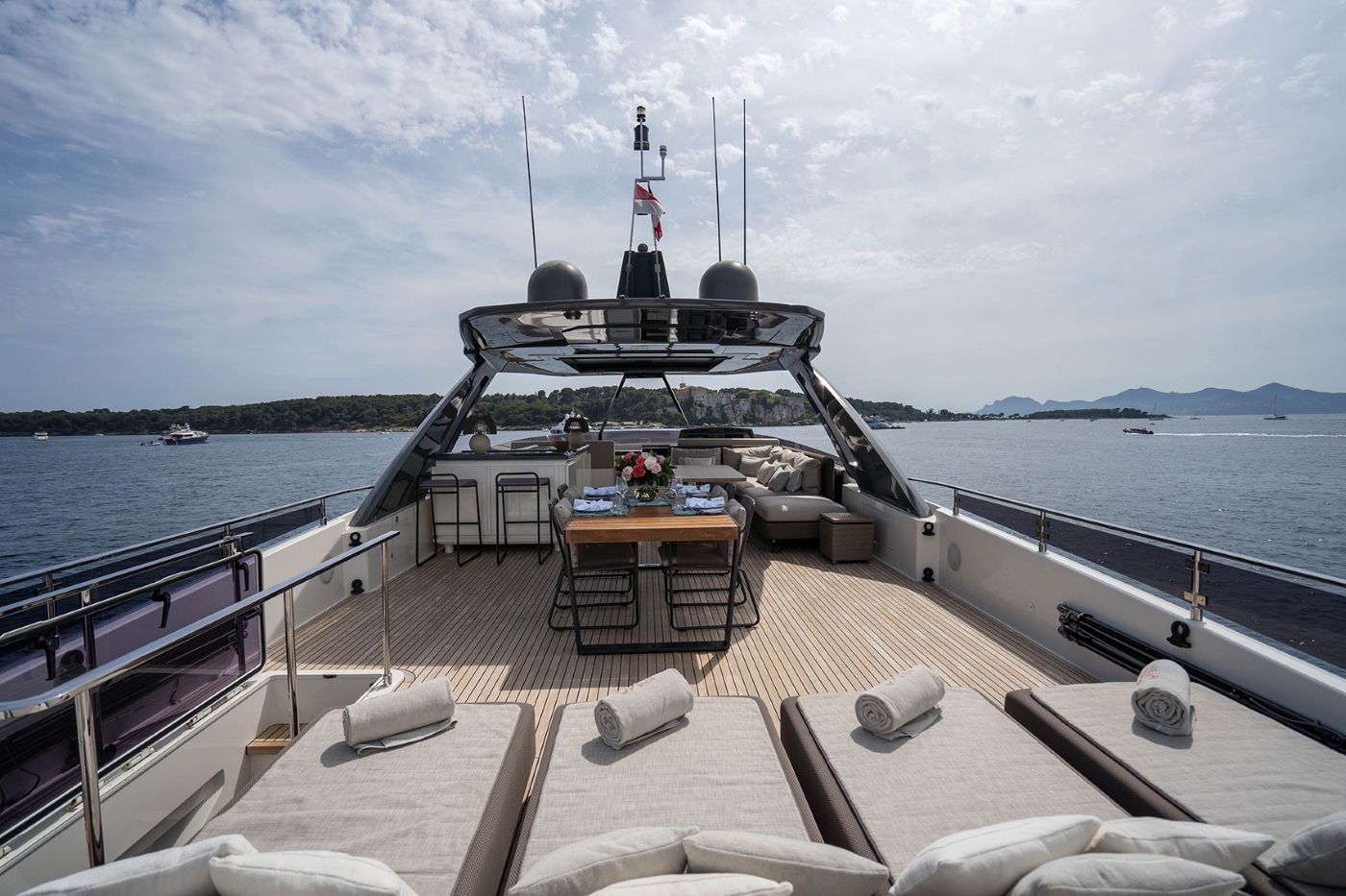 Opendeck Relaxation Area With Sea Views 01.jpg