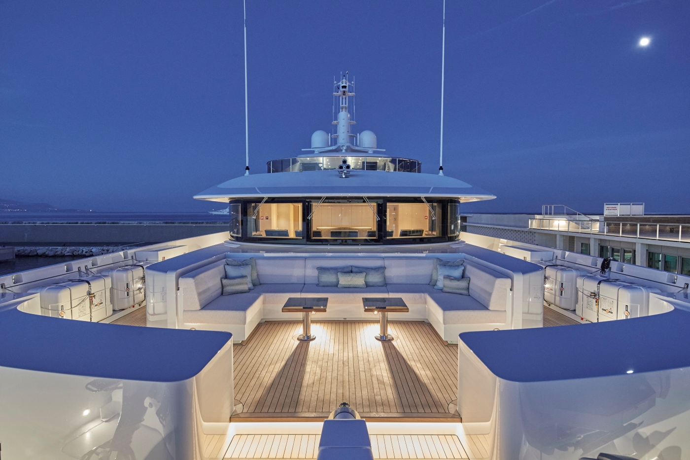 Opendeck with Relaxation area .jpg
