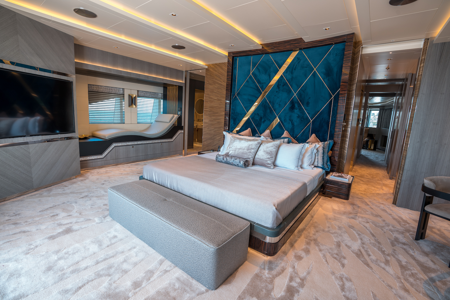 Owner Deck- Master Cabin (1).jpg