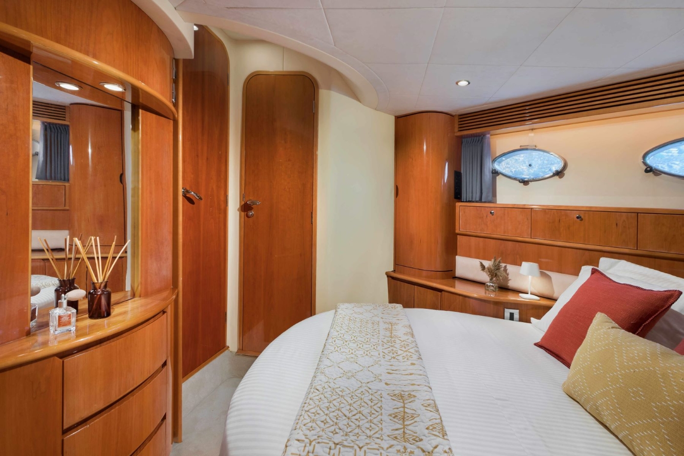 Owner Suite 01.jpg