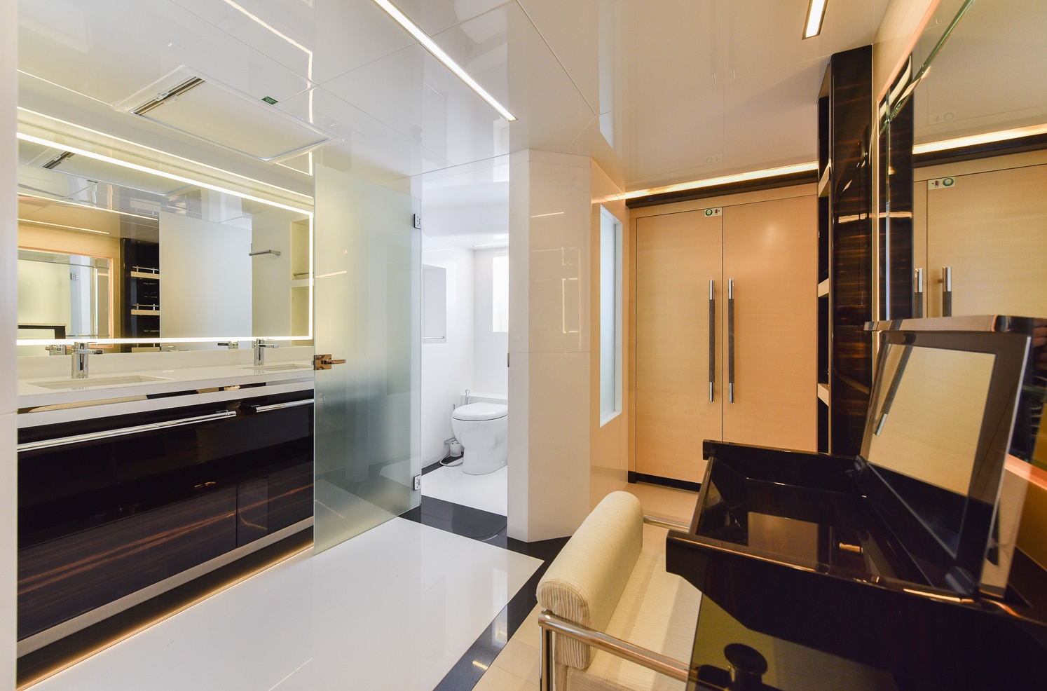 Owner's ensuite .jpg