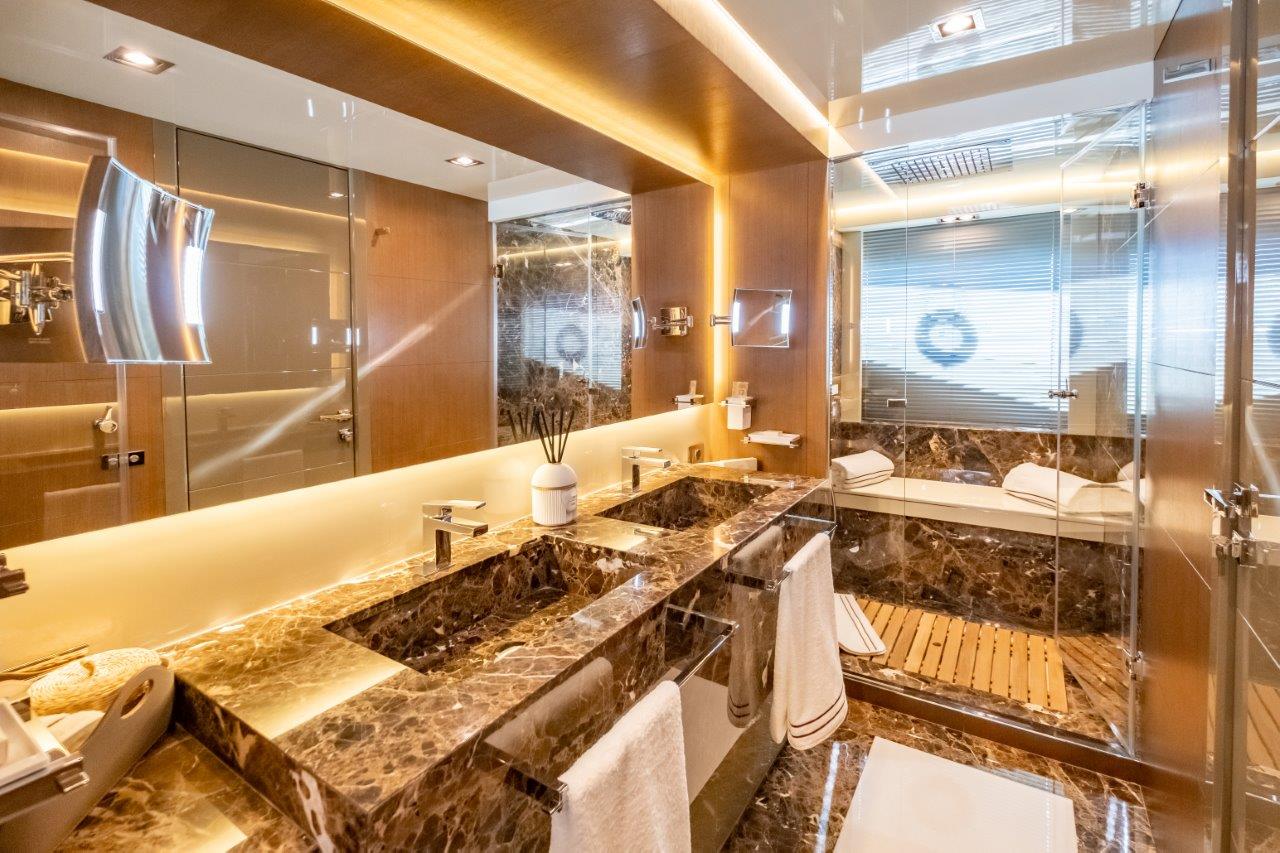 Owners-bathroom-1.jpg