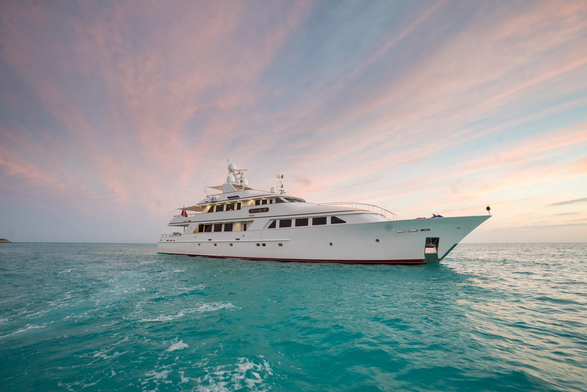 Palmer Johnson Motor Yacht LADY J - Starboard view.jpg