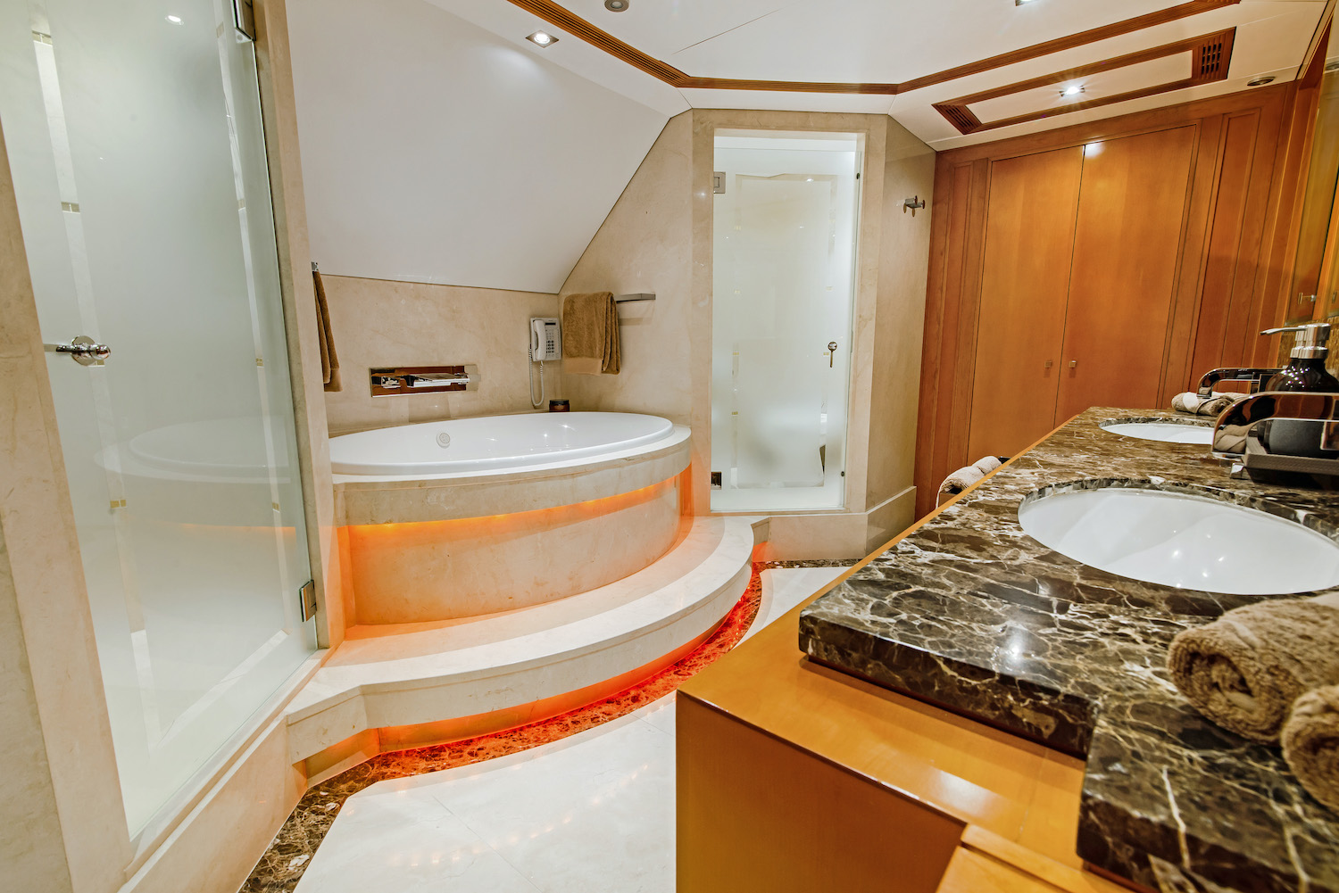 Pleiades II Master Ensuite.jpg