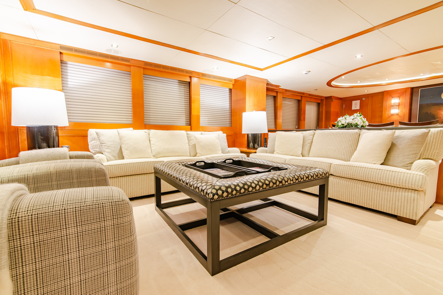 Pleiades II Saloon 2.jpg