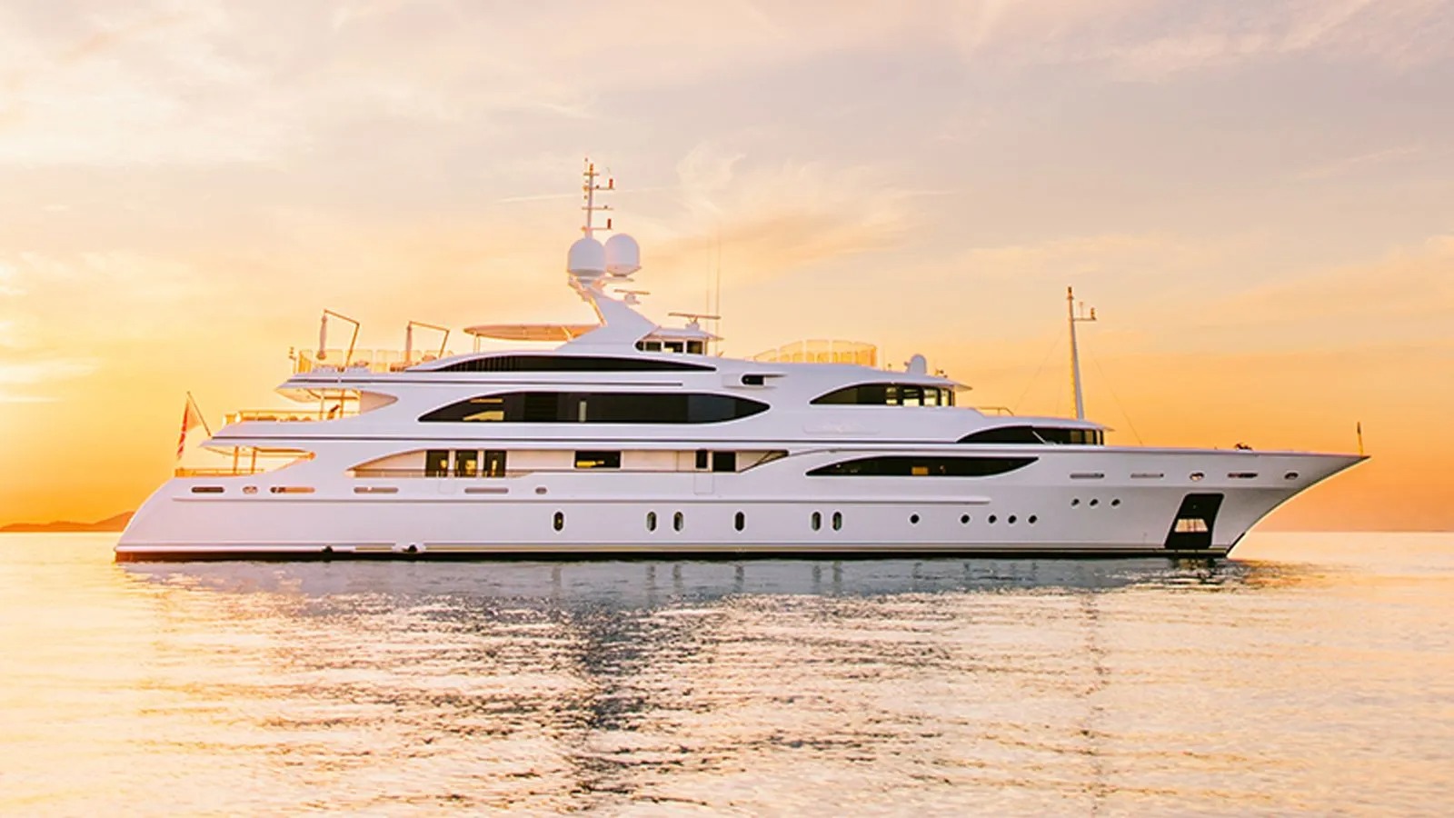 Profile of motor yacht IDYLLIC .jpg