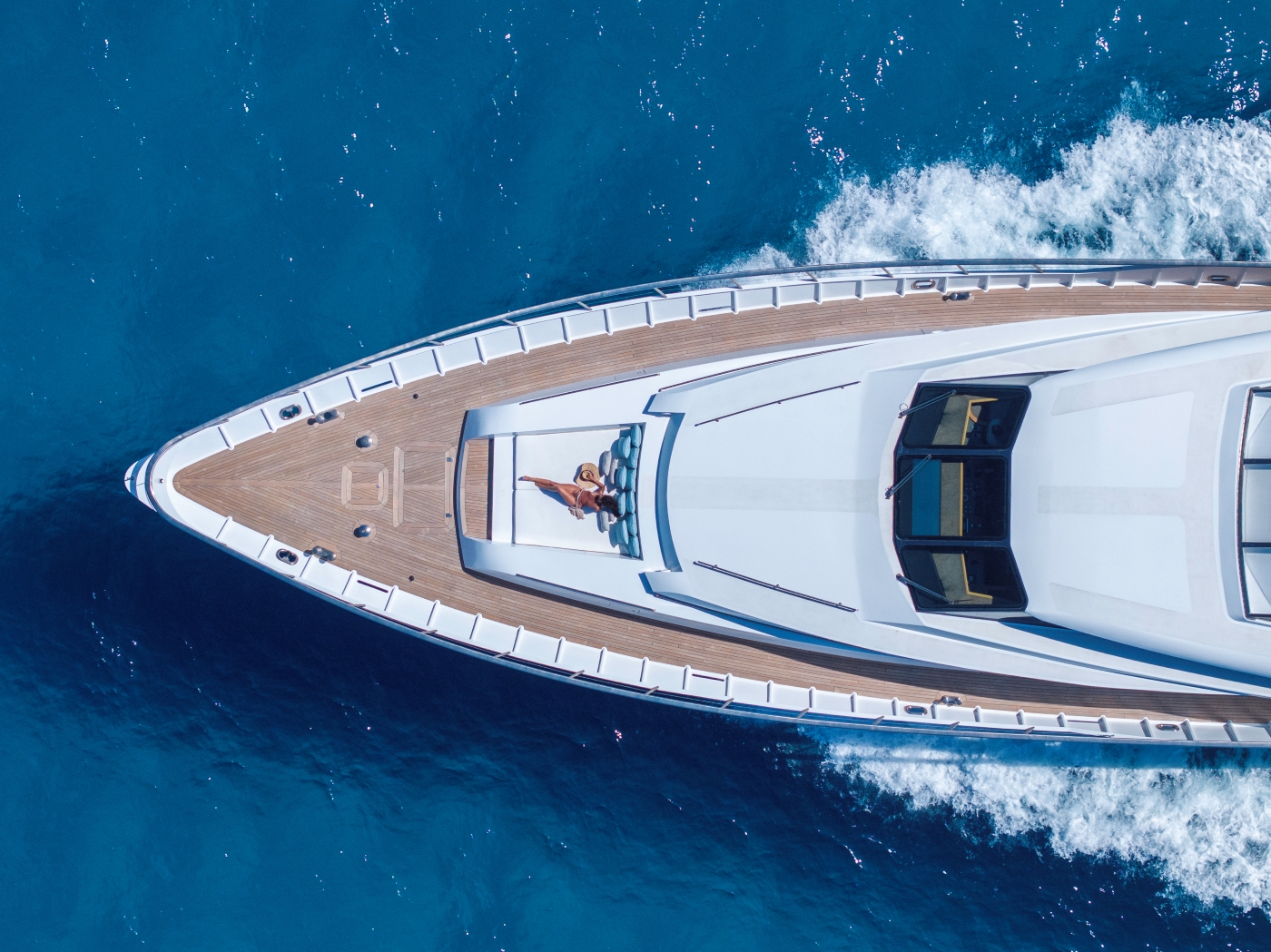 Profile with front deck.jpg