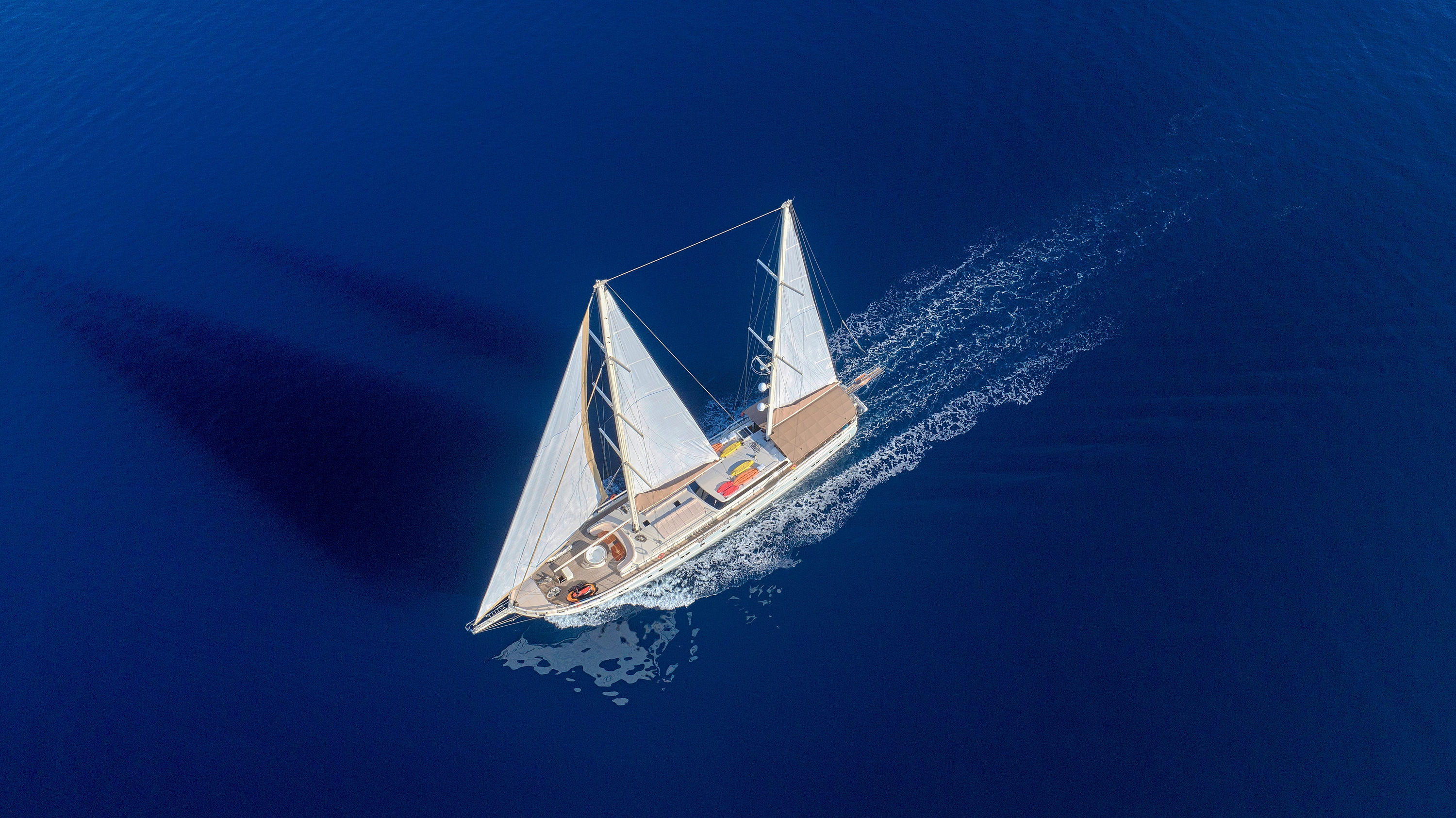 Queen Of Salmakis aerial view cruising.jpg