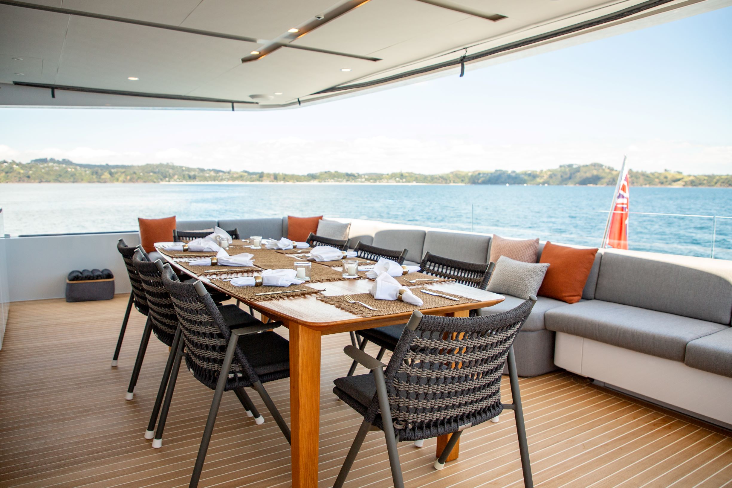 RUA MOANA Aft deck dining.jpg