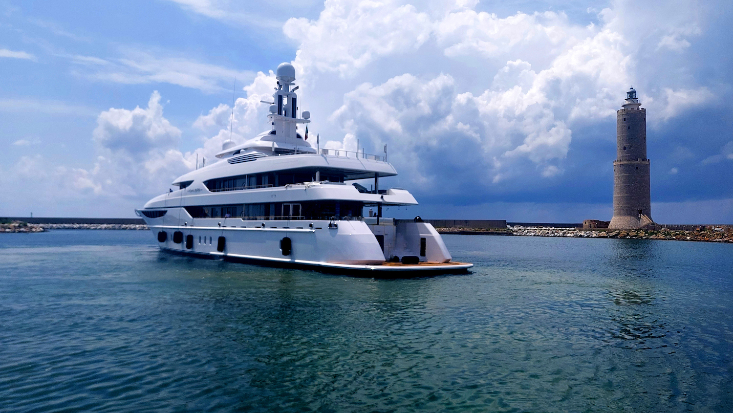 Refit of superyacht Oasis Lurssen.jpg