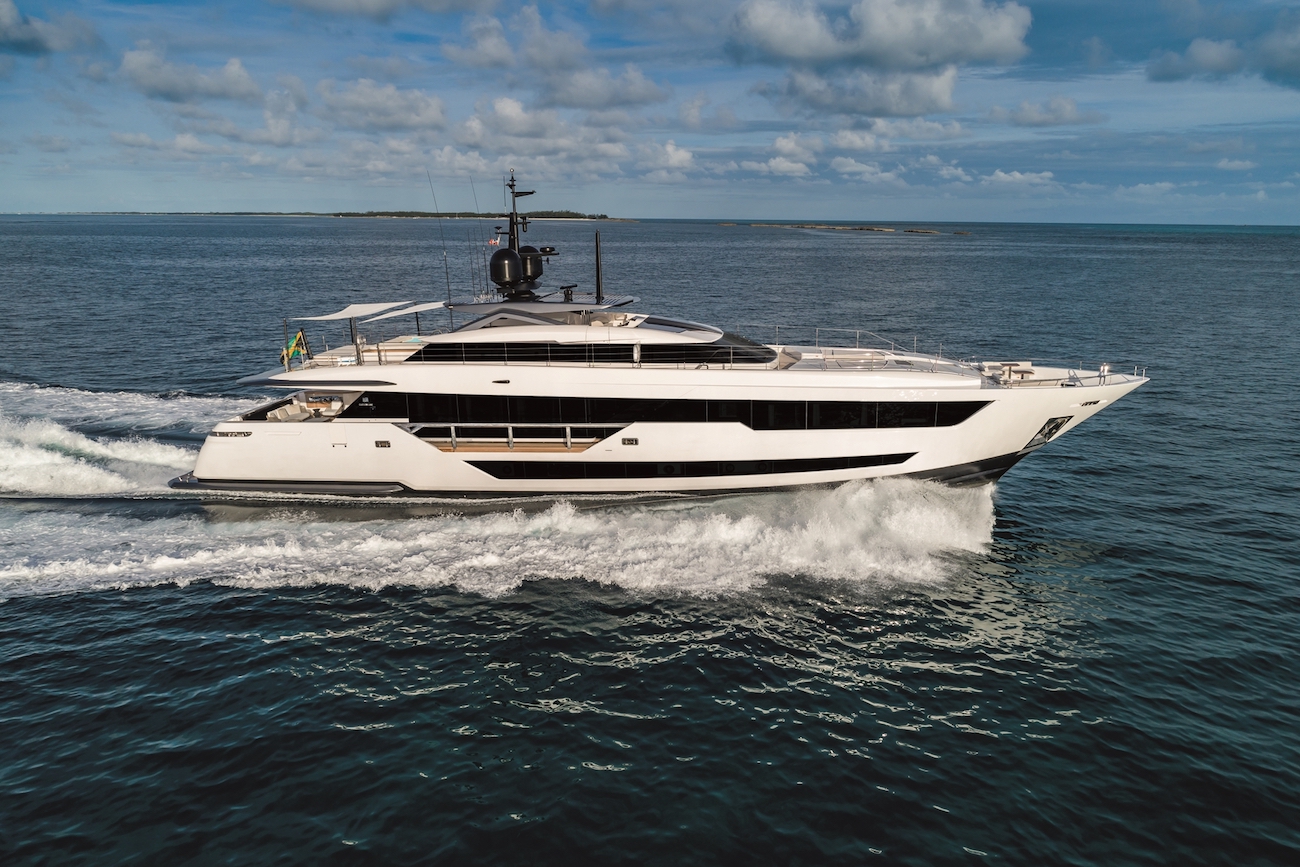 Running profile of the yacht.jpg