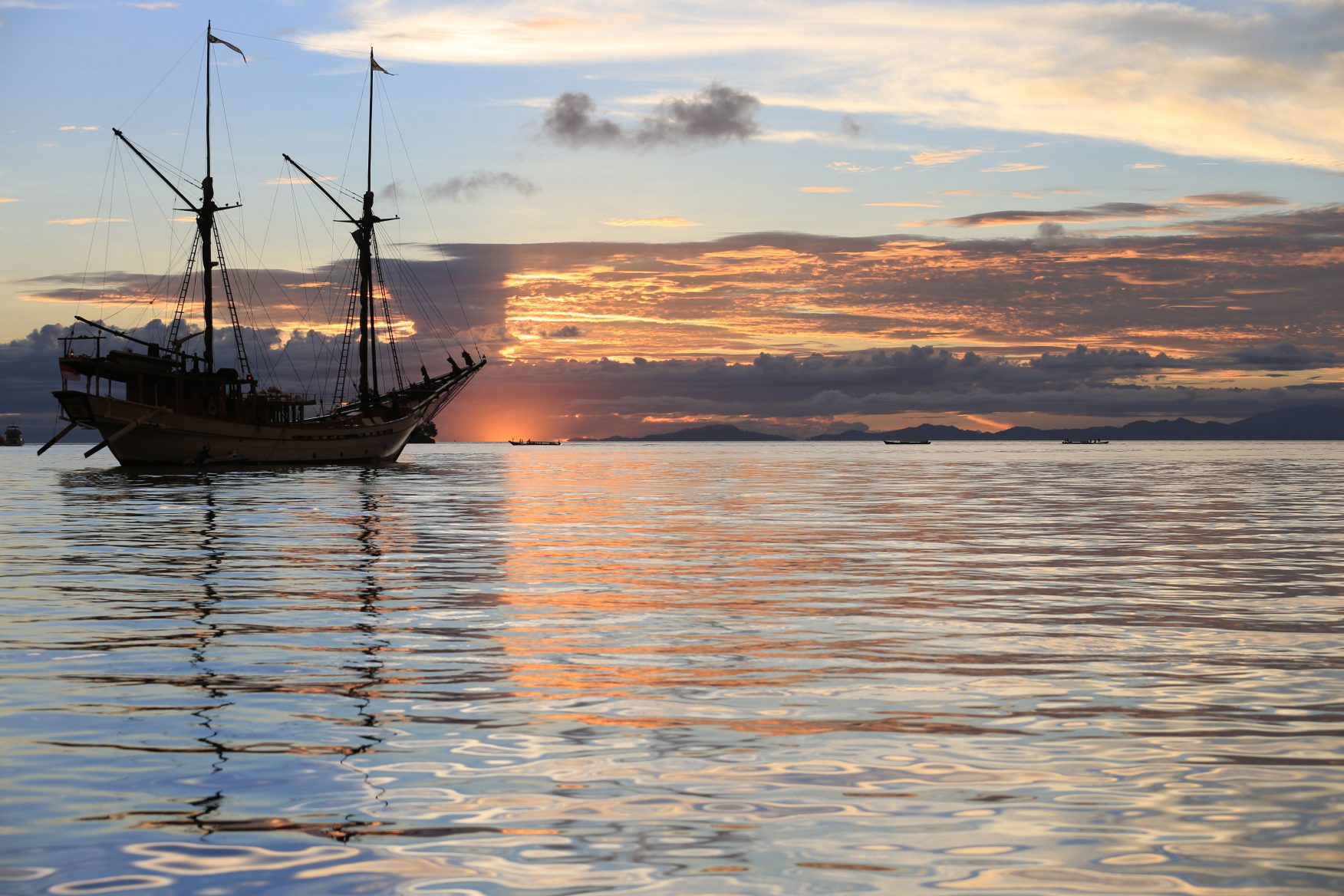 SILOLONA at sunset.jpg