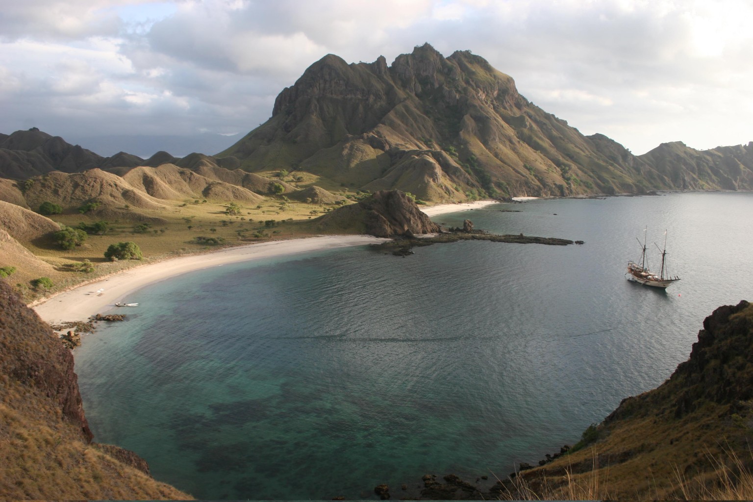 SILOLONA in the islands of Indonesia.jpg