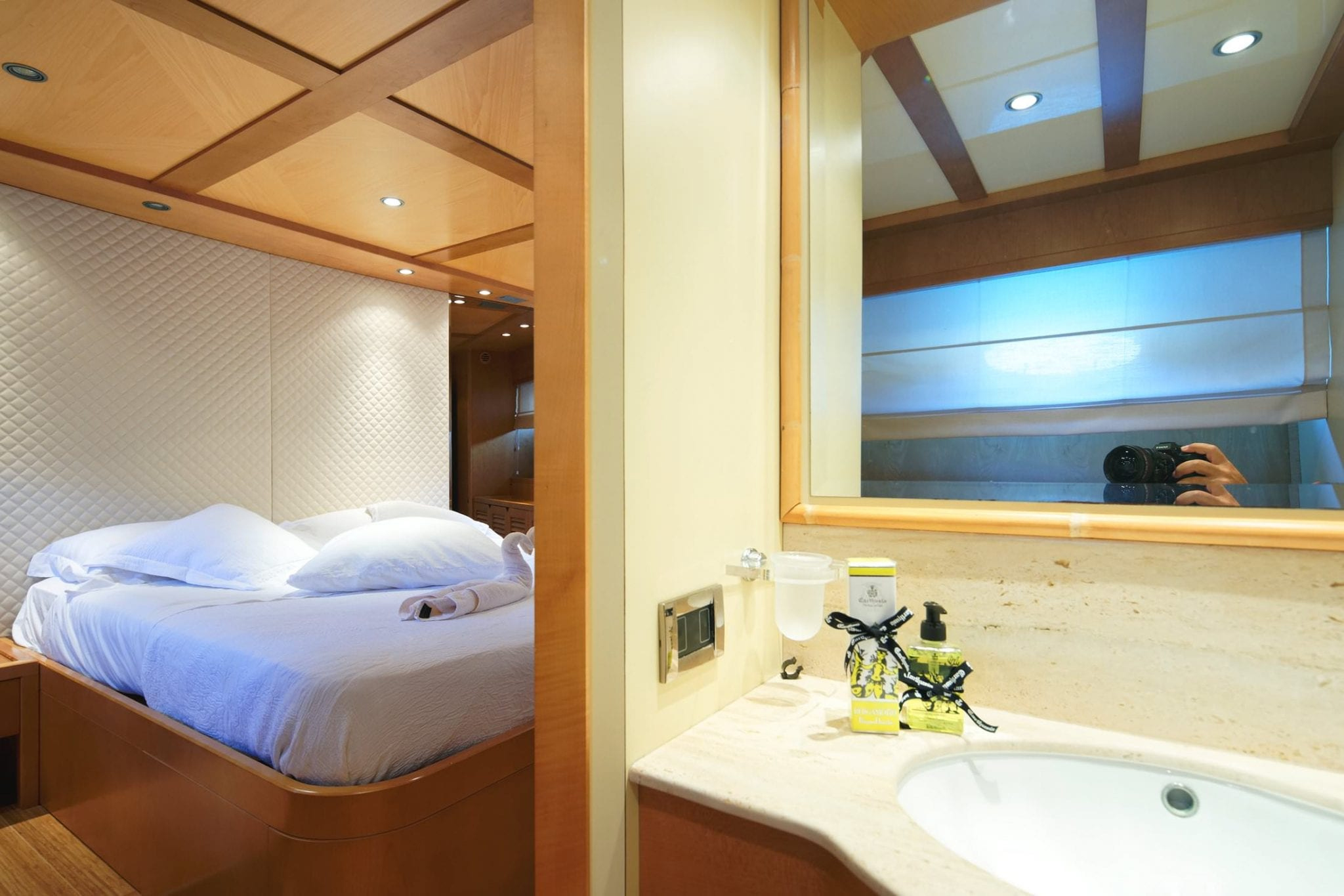 SILVIA Interior - VIP Cabin 1.jpg