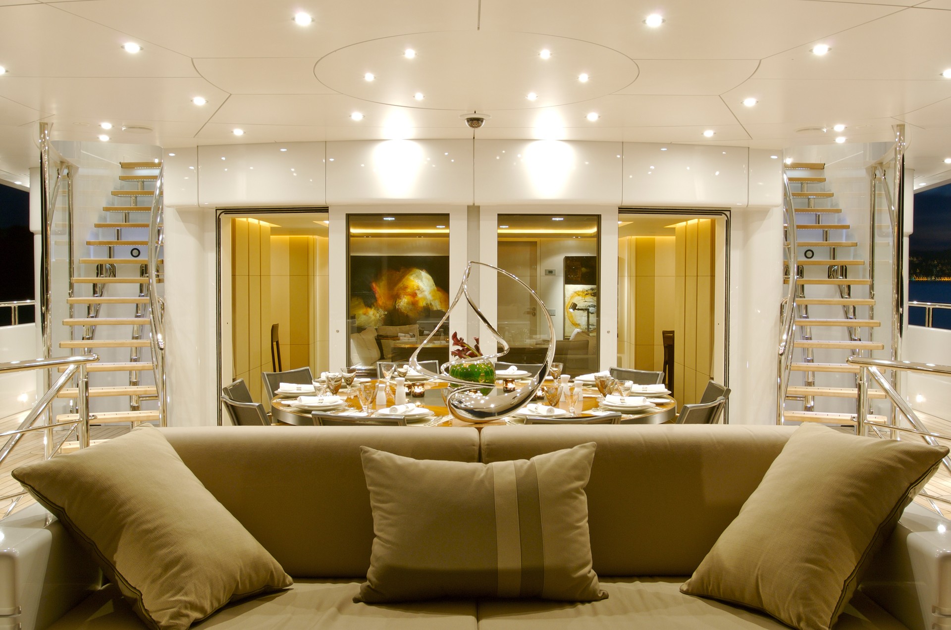 SIREN - aft deck dining in the evening  - Photo Nobiskrug.jpg