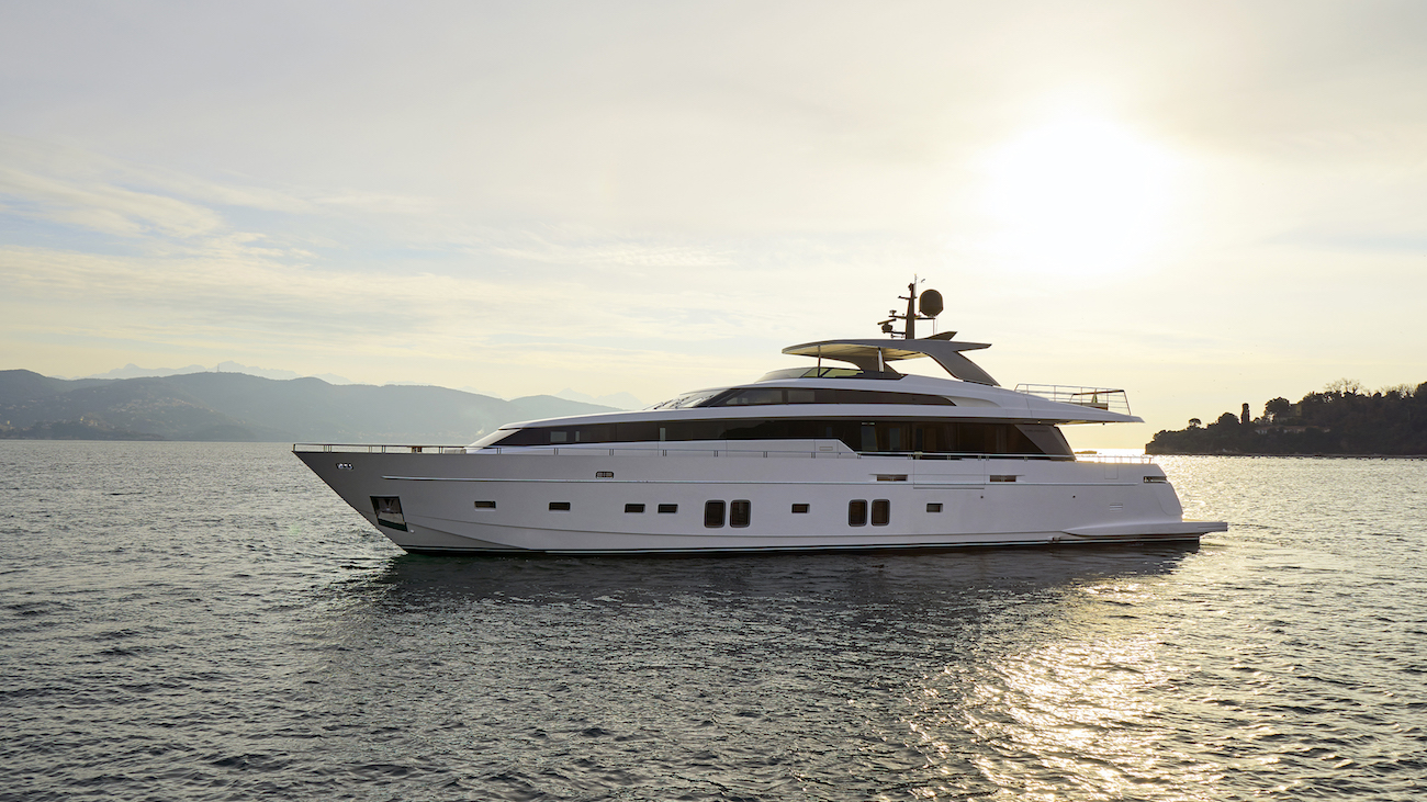 SL106 superyacht DINAIA.jpg