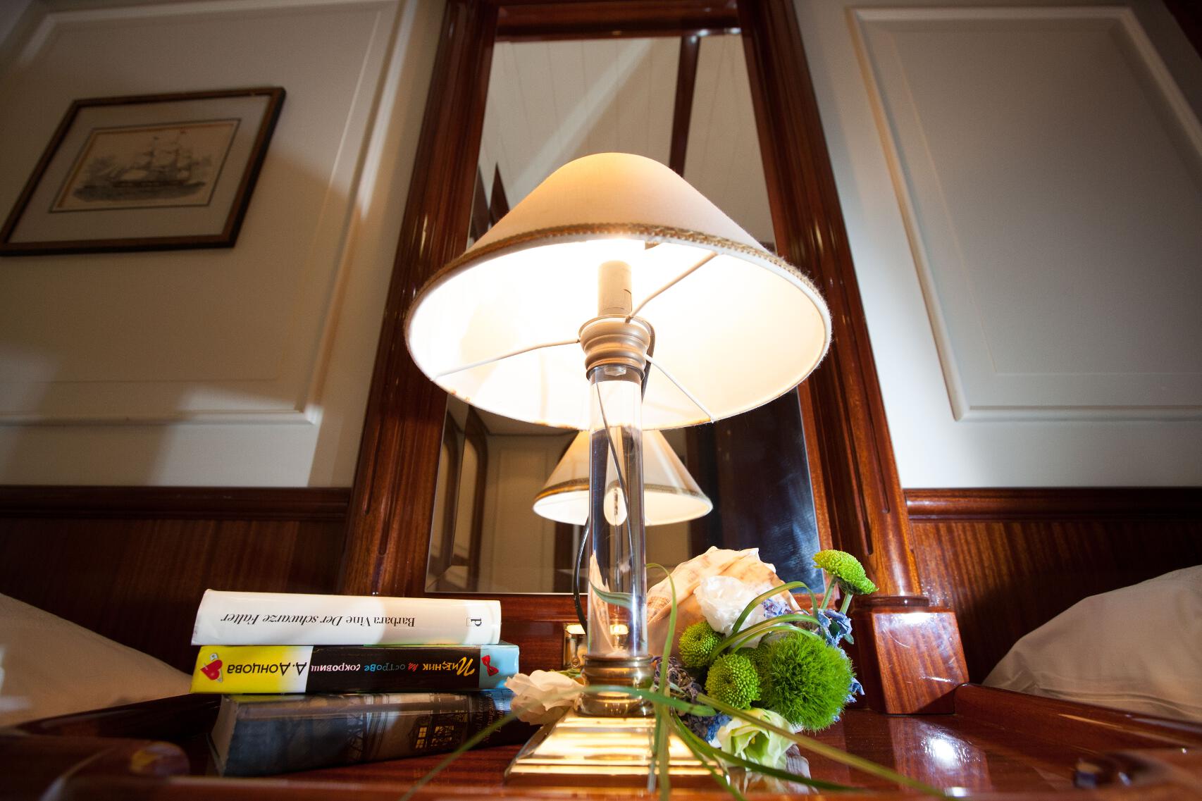 SY-Lauran-the-lamp.jpg