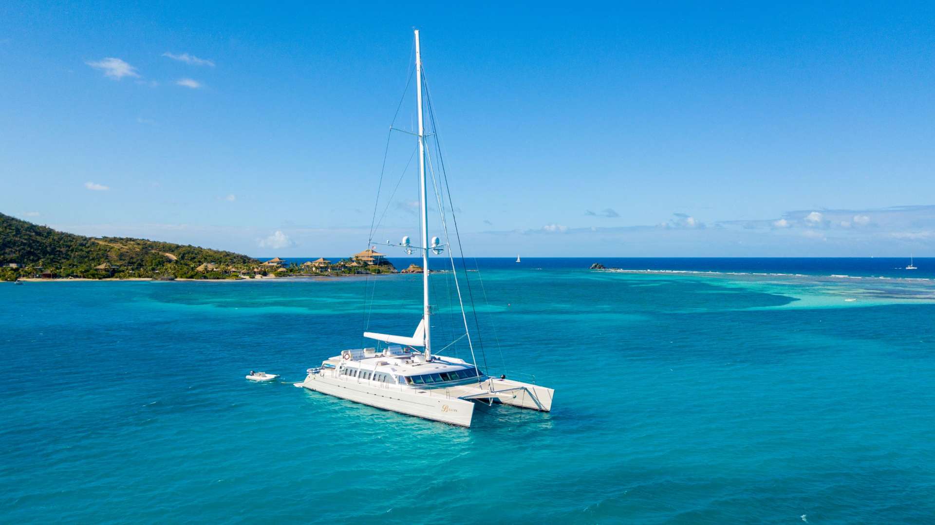 Sailing catamaran BELLA VITA.jpg