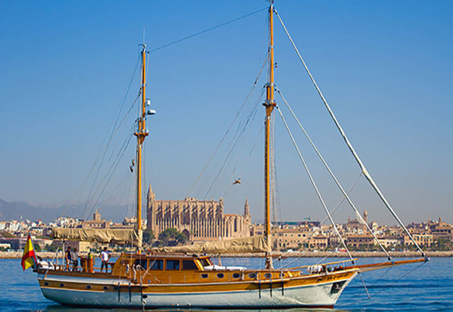 Sailing yacht DIRDAM.jpg