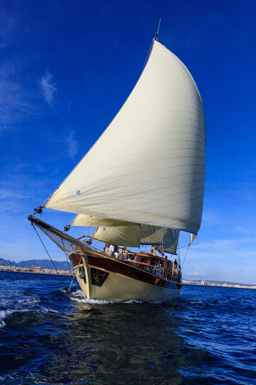 Sailing yacht DIRDAM.png