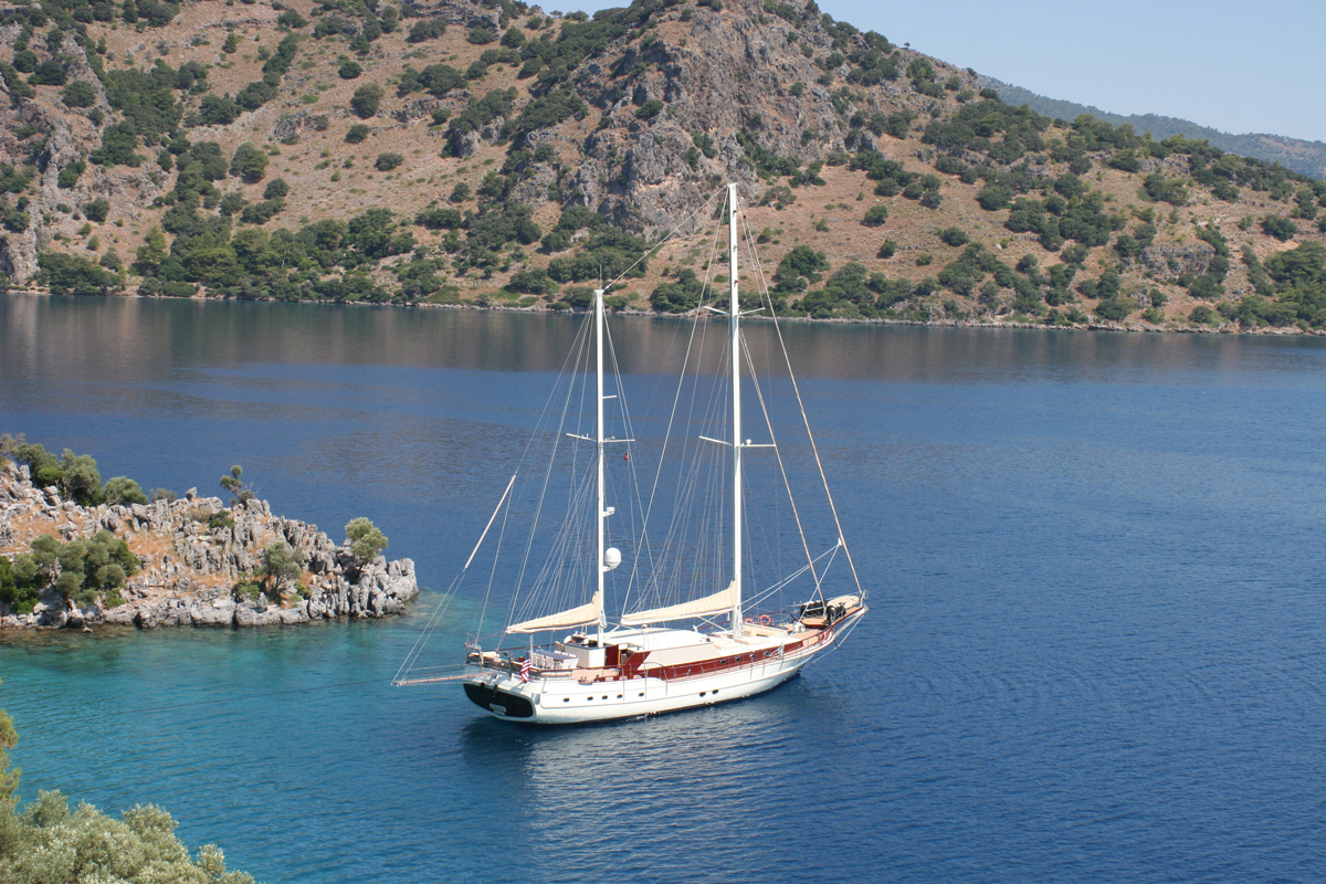 Sailing yacht MEIN SCHATZ.jpg