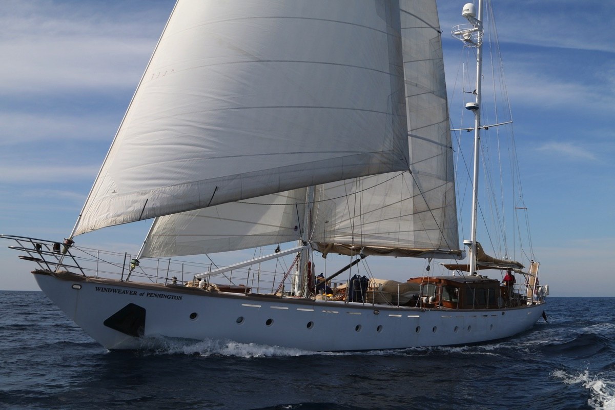 Sailing yacht WINDWEAVER OF PENNINGTON.jpg