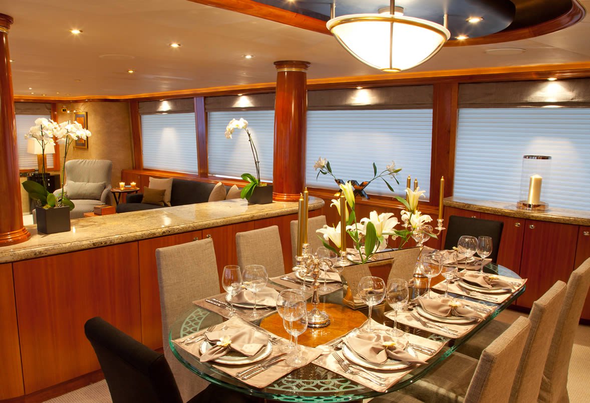 Salon dining 00001.jpg