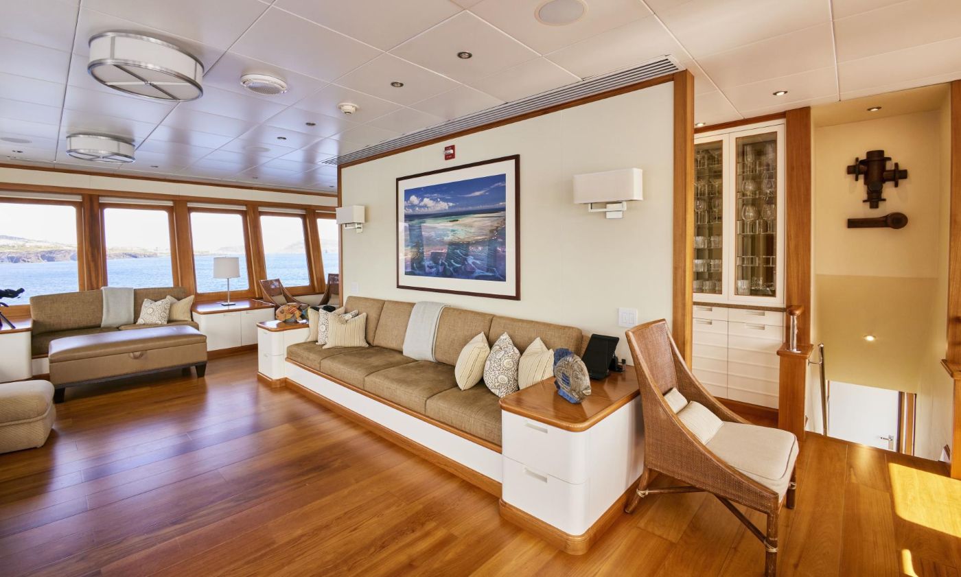 Saloon 01.jpg